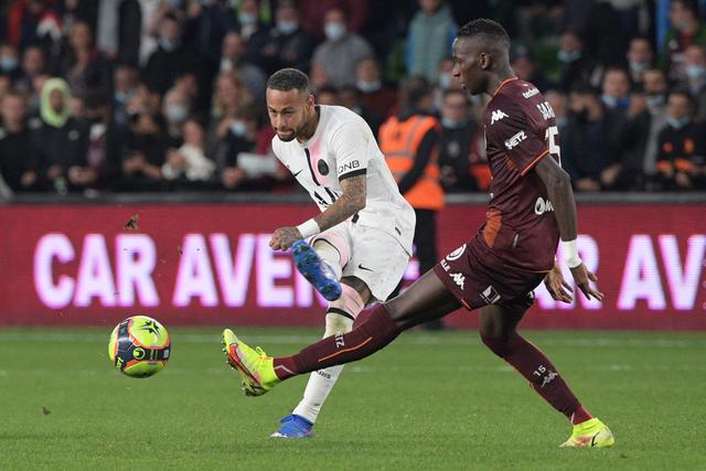 小卡伤退快船负森林狼 利拉德12中2雄鹿负国王